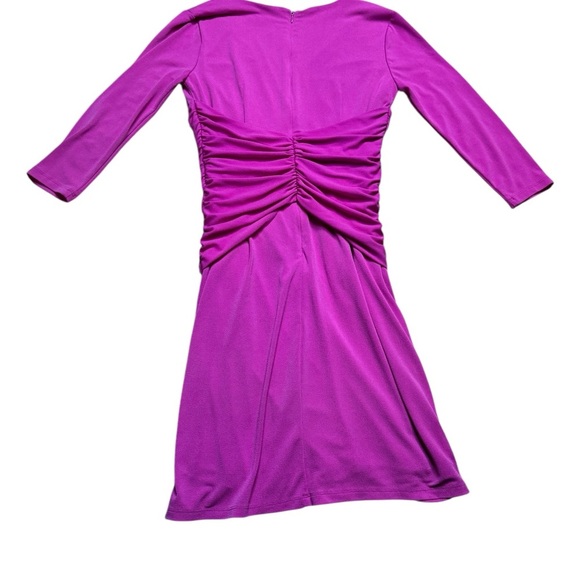 👗 Ann Taylor Magenta V-Neck Ruched Dress Women’s 6 3/4 Sleeve Cocktail 💜✨ - Picture 2 of 4